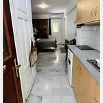 Kapselhotell Saroukos *