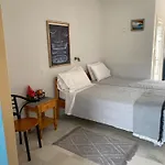 Saroukos Kapselhotell *