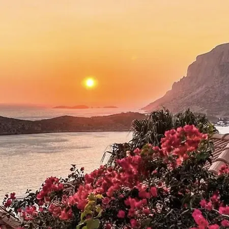 Ξενοδοχείο με κάψουλες Saroukos *
