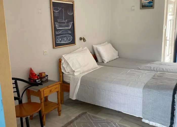 Saroukos Capsule hotel *