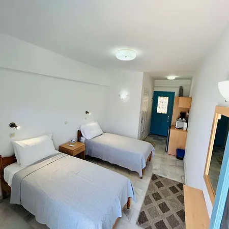 Capsule hotel Saroukos