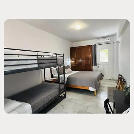 Capsule hotel Saroukos