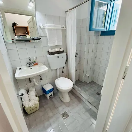 Capsule hotel Saroukos Panormos (Kalymnos)