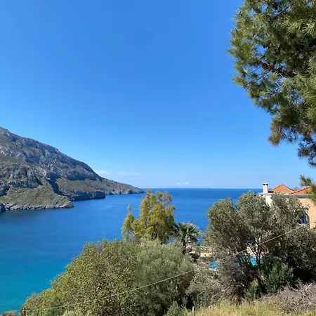 Ξενοδοχείο με κάψουλες Saroukos